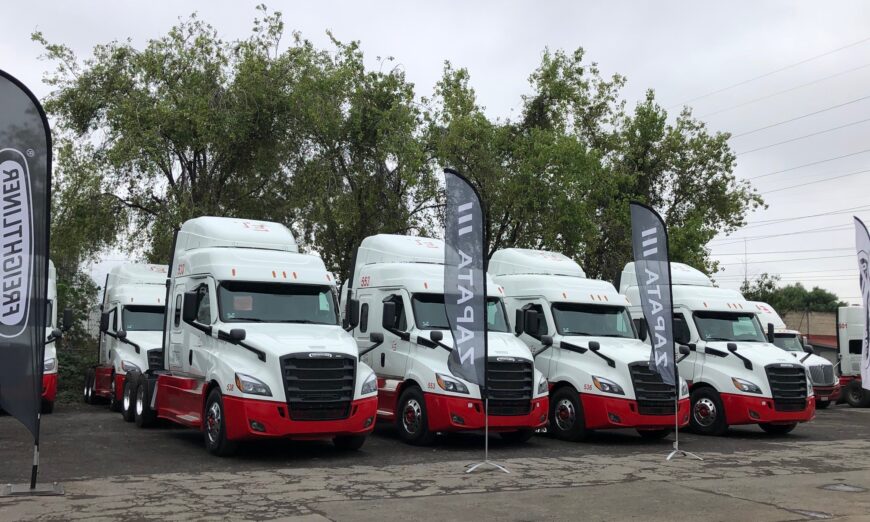 Freightliner entrega nuevas unidades a Transportes ELOLA para fortalecer su operación