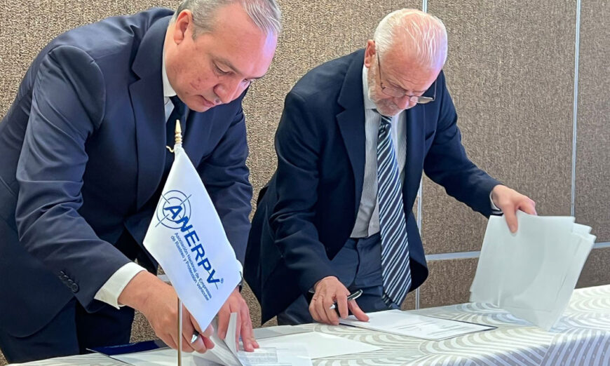 ANERPV y Cesvi firman convenio para la creación del estándar y certificación de instaladores de equipos de rastreo vehicular