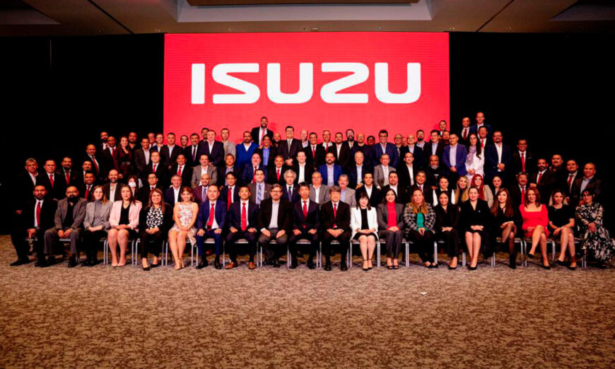 Isuzu la marca de vehículos comercialízales premia sus mejores concesionarios en postventa