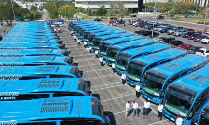 Apoya Mercedes-Benz Autobuses modernización del transporte público en Mérida