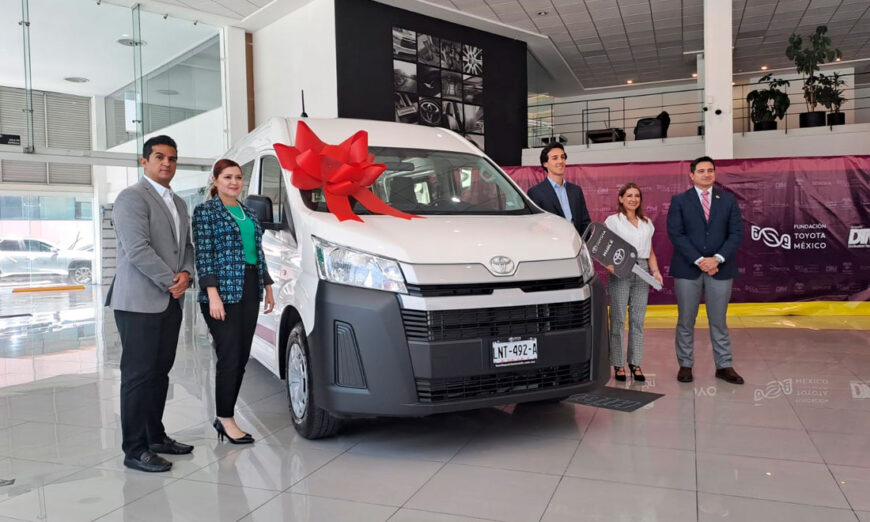 Toyota Santa Fe entrega vehículo al CRIT Estado de México como parte de su constante compromiso con la niñez