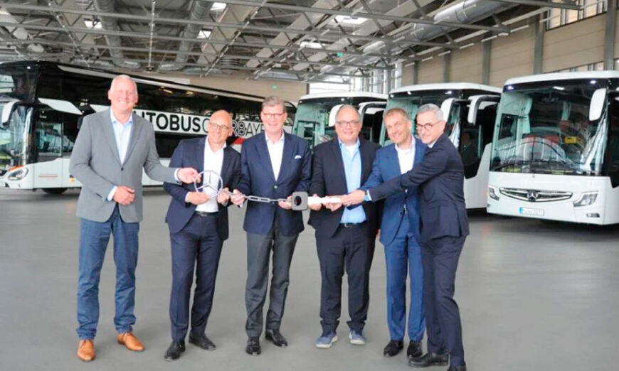 Daimler Buses entregó 24 autocares Mercedes-Benz Tourismo 15 RHD a Autobús Oberbayern GmbH de Múnich y a Bus-Verkehr Berlin KG (BVB) de Berlín