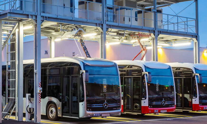 Daimler Buses ofrecerá para el año 2030 vehículos sin emisiones de CO2 en cadasegmento: una estrategia dual basada en baterías e hidrógeno