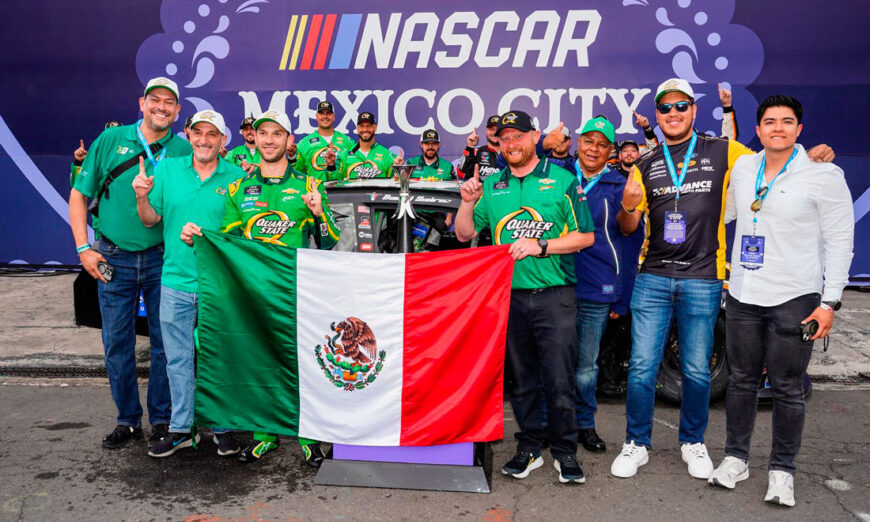 Daniel Suárez triunfa en la NASCAR México City Weekend